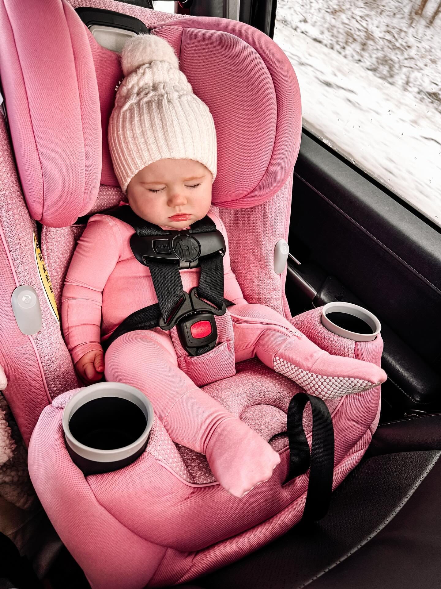 How Should Shoulder Straps Fit in a Car Seat?