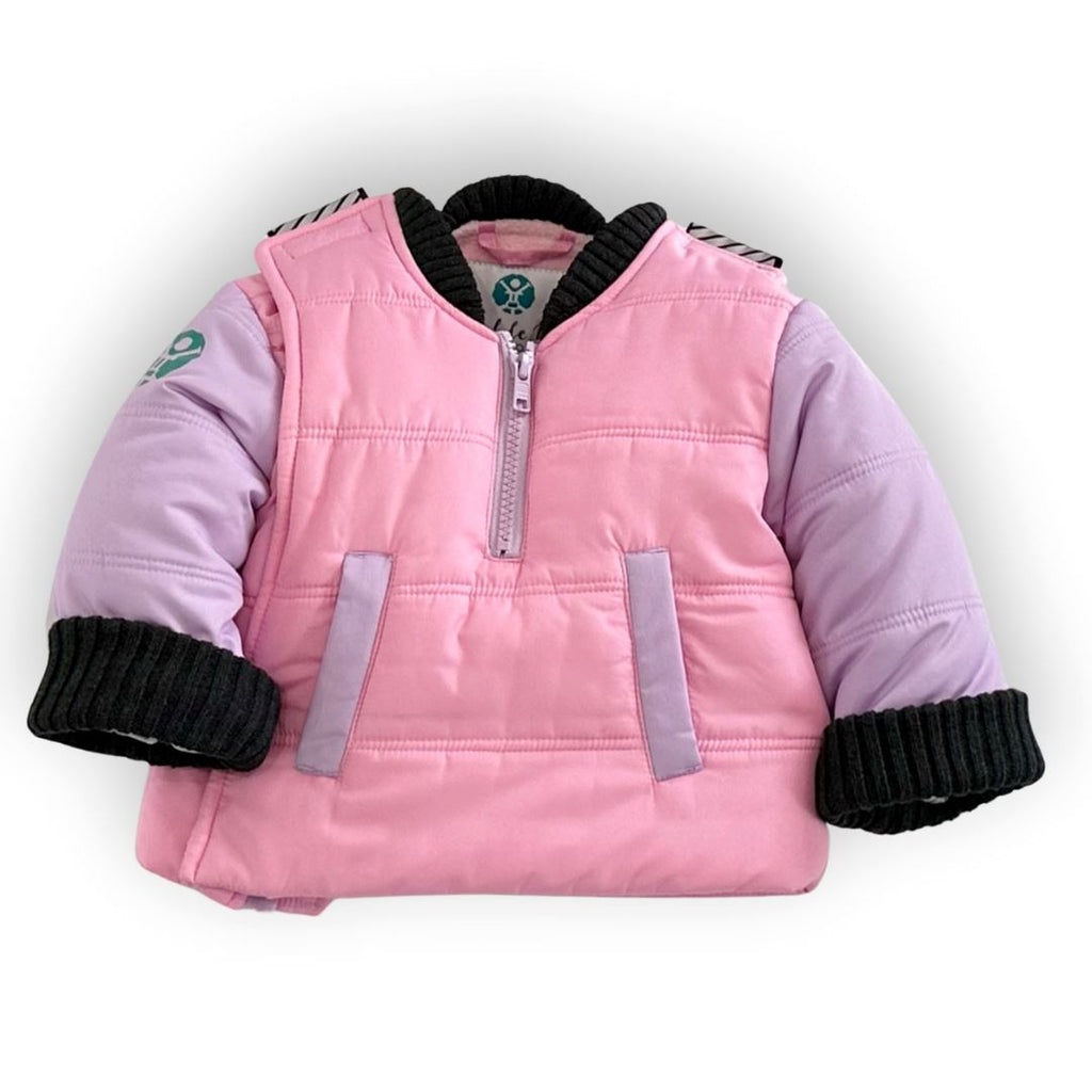 Powerpuff/Pink/Purple
Pink carseat coat with light purple sleeves and charcoal cuffs.  Coat is zipped and displayed on a white background.